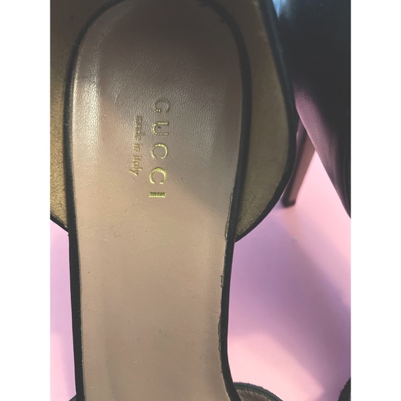 Black authentic Gucci pumps in size 39! In great condition and super comfortable - Picture 3 of 4